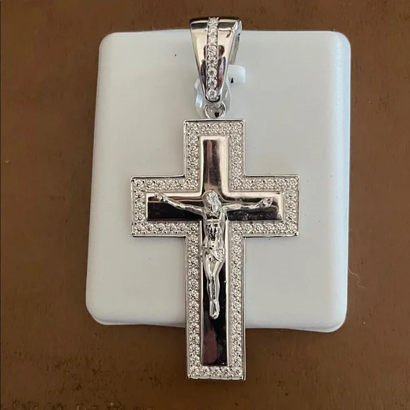 2.0 CTW .925 Silver/Moissanite Cross Pendant - Picture 1 of 4